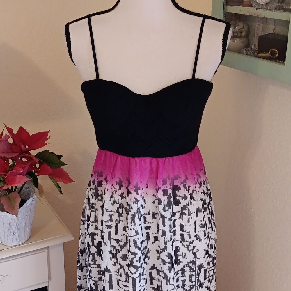 Three Pink Hearts Maxi Dress - Picture 3 of 13